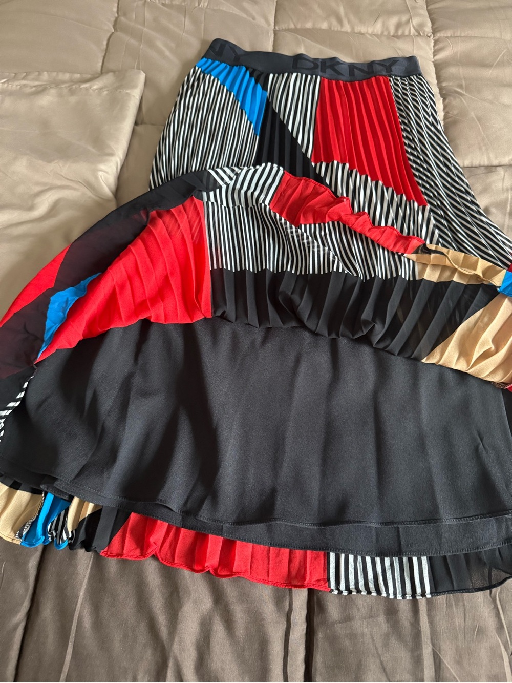 NWOT DKNY Colorblock Pleated Midi Skirt - Picture 4 of 4